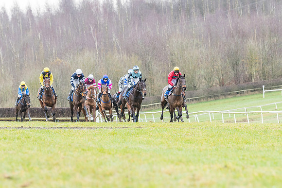 Race 4 - Jockey Club Maiden for Mares and Fillies.- (41 of 116)