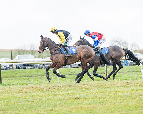 Race 4 - Jockey Club Maiden for Mares and Fillies.- (25 of 116)