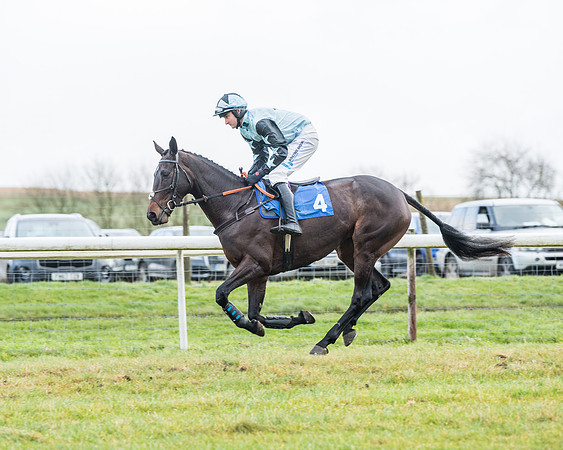 Race 4 - Jockey Club Maiden for Mares and Fillies.- (15 of 116)