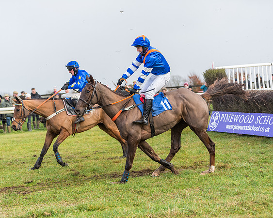 Race 3-  ITM Four and Five Year Olds open Maiden.- (105 of 134)