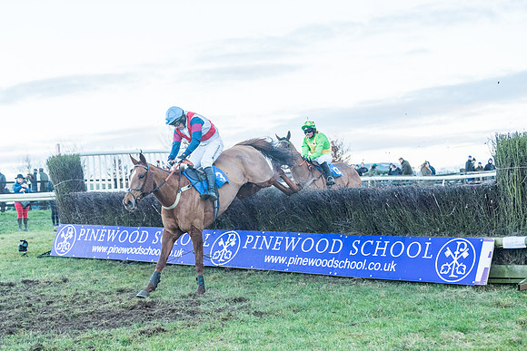 Race 9 - the Magee Equine for Pre training Breaking and water treadmill Six year olds and over Open Maiden Race  (192 of 256)