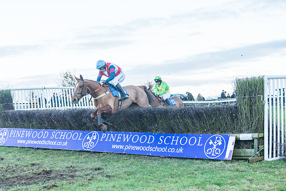 Race 9 - the Magee Equine for Pre training Breaking and water treadmill Six year olds and over Open Maiden Race  (190 of 256)