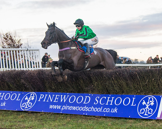 Race 9 - the Magee Equine for Pre training Breaking and water treadmill Six year olds and over Open Maiden Race  (158 of 256)