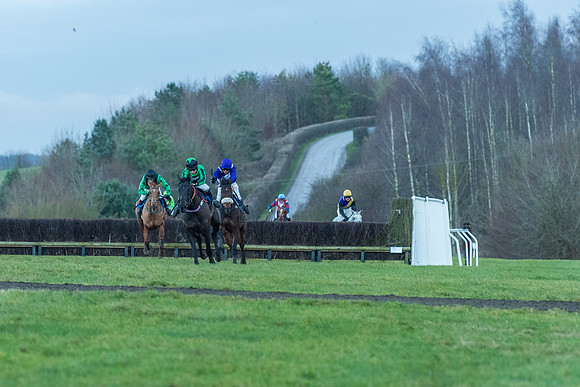 Race 9 - the Magee Equine for Pre training Breaking and water treadmill Six year olds and over Open Maiden Race  (155 of 256)