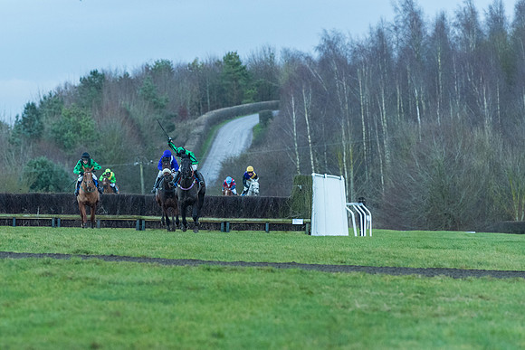 Race 9 - the Magee Equine for Pre training Breaking and water treadmill Six year olds and over Open Maiden Race  (151 of 256)