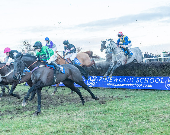 Race 9 - the Magee Equine for Pre training Breaking and water treadmill Six year olds and over Open Maiden Race  (122 of 256)