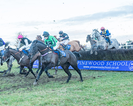 Race 9 - the Magee Equine for Pre training Breaking and water treadmill Six year olds and over Open Maiden Race  (121 of 256)