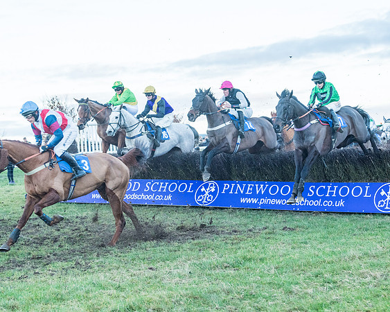 Race 9 - the Magee Equine for Pre training Breaking and water treadmill Six year olds and over Open Maiden Race  (116 of 256)