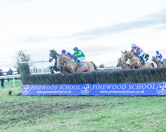 Race 9 - the Magee Equine for Pre training Breaking and water treadmill Six year olds and over Open Maiden Race  (109 of 256)