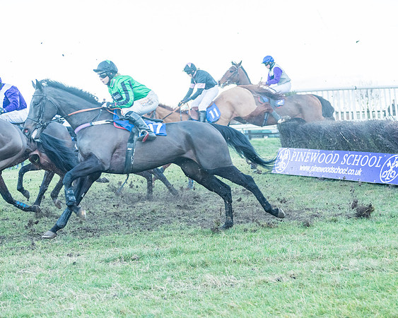 Race 9 - the Magee Equine for Pre training Breaking and water treadmill Six year olds and over Open Maiden Race  (77 of 256)