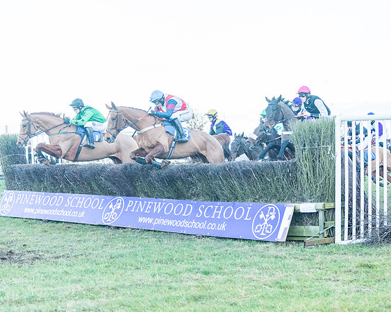 Race 9 - the Magee Equine for Pre training Breaking and water treadmill Six year olds and over Open Maiden Race  (66 of 256)