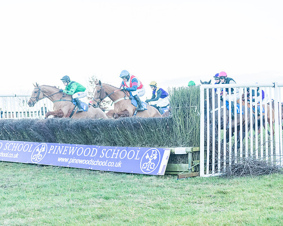 Race 9 - the Magee Equine for Pre training Breaking and water treadmill Six year olds and over Open Maiden Race  (64 of 256)
