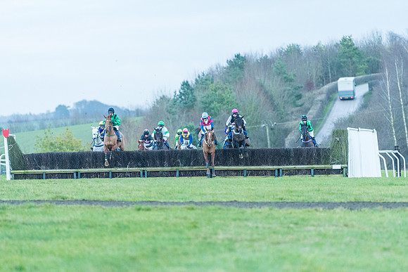 Race 9 - the Magee Equine for Pre training Breaking and water treadmill Six year olds and over Open Maiden Race  (56 of 256)