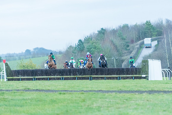 Race 9 - the Magee Equine for Pre training Breaking and water treadmill Six year olds and over Open Maiden Race  (54 of 256)
