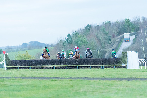Race 9 - the Magee Equine for Pre training Breaking and water treadmill Six year olds and over Open Maiden Race  (53 of 256)