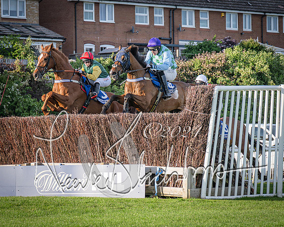 Race 4 - Peretemps Stratford Foxhunters (63 of 168)