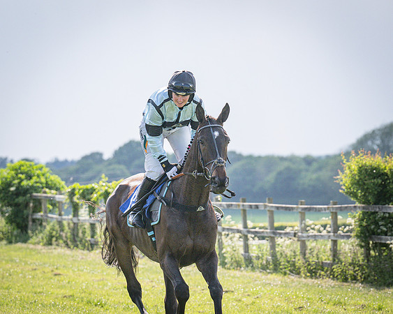Race 5 - The Richardsons Accountants Maiden Race (24 of 155)