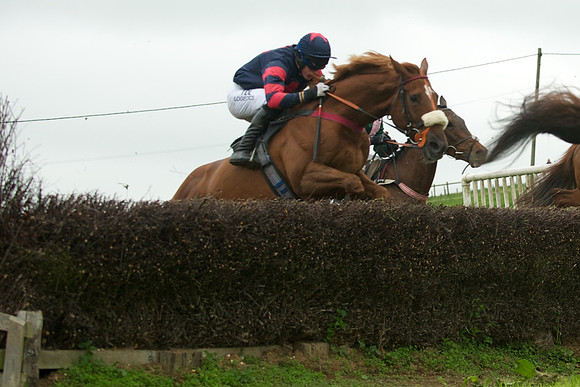 Race 7 - 2m4f Maiden 33