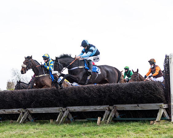 Race 2 - 3 mile maiden Div 2  (144 of 370)