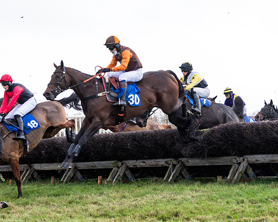 Race 2 - 3 mile maiden Div 2  (154 of 370)