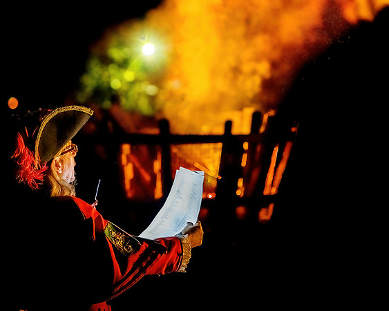 Reading the roll of honour - Chesham remembers (1 of 1)
