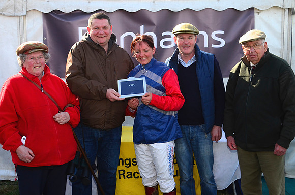 Race 1 2m4 Maiden Div 2 112