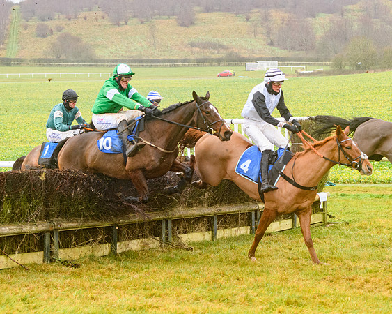 Race 4 - Mares Maiden Div 1  (39 of 79)