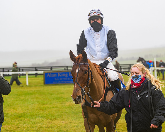 Race 4 - Mares Maiden Div 1  (71 of 79)