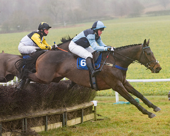 Race 5 - Mares Maiden Div 2 (42 of 93)