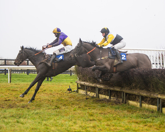 Race 5 - Mares Maiden Div 2 (70 of 93)