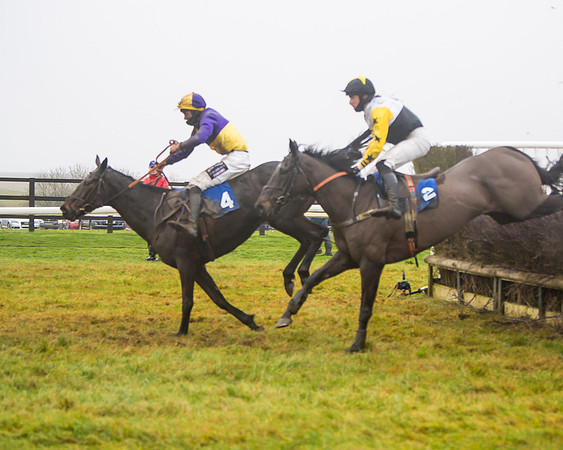Race 5 - Mares Maiden Div 2 (72 of 93)