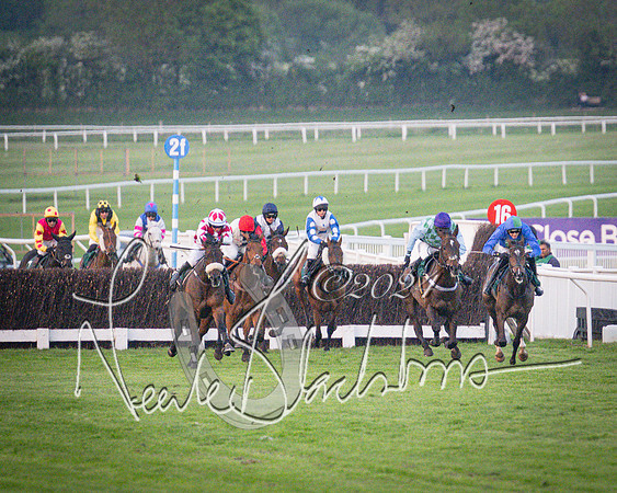 Race - 7 The Royal Gloucester Hussars Open Hunter's steeplechase 2m4f 127y (93 of 210)