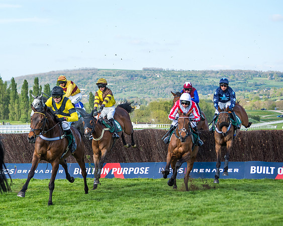 Race 2  -  Intermediate Point to Point Hunters' Steeple Chase (98 of 277)