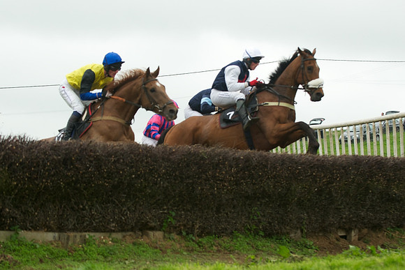 Race 7 - 2m4f Maiden 30