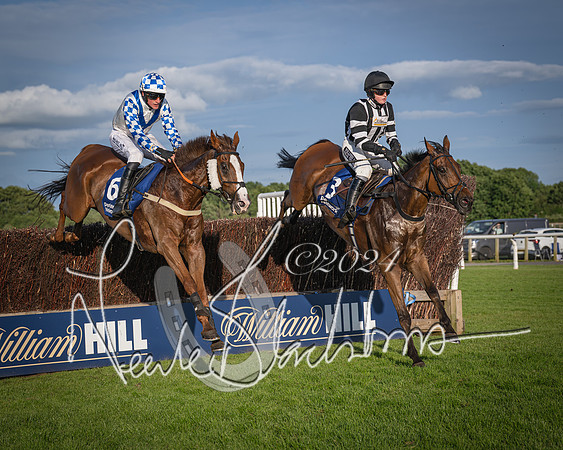 Race 4 - Peretemps Stratford Foxhunters (111 of 168)