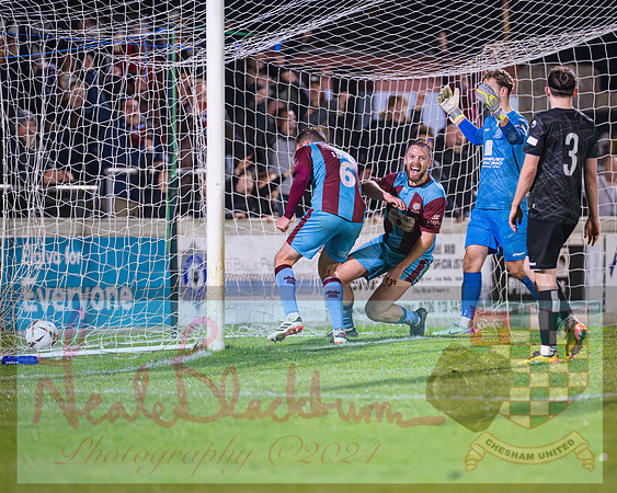 Chesham Utd 3 v 1 Chippenham Town (306 of 416)