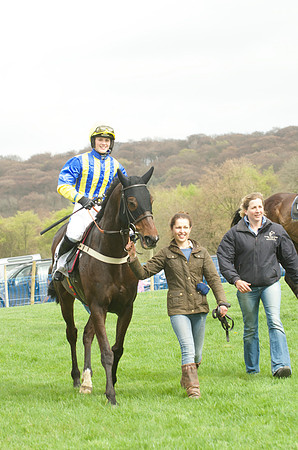 Kimblewick Point to Point at Kingston Blount Racecourse on Saturday 12th April 2014