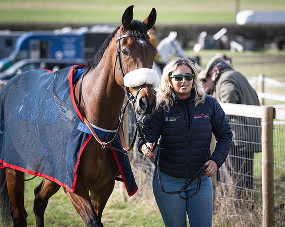 Race 1 - Four and Five year Old Maiden (32 of 137)