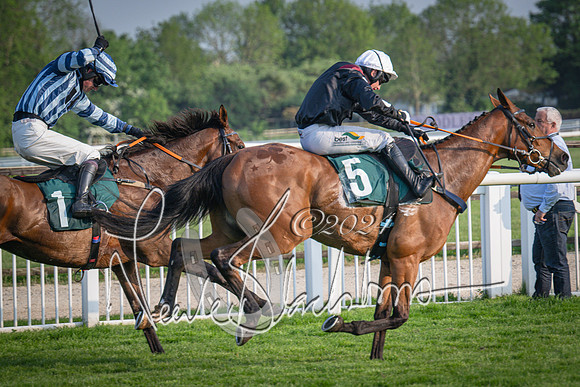 Race 4 - The Jonathan Neesom memorial open Hunter’s steeplechase 3m2f 70y (111 of 167)