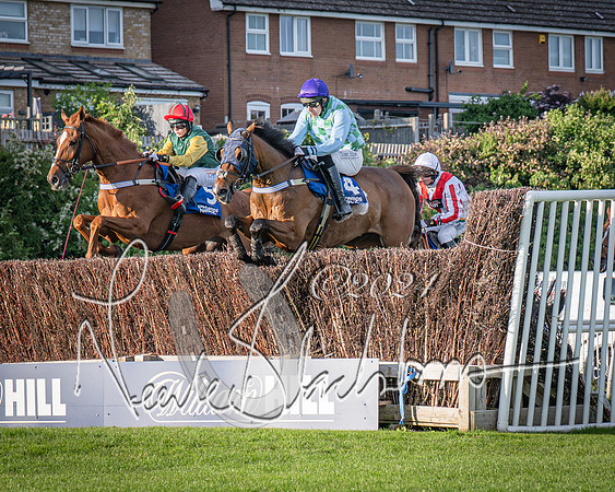 Race 4 - Peretemps Stratford Foxhunters (65 of 168)