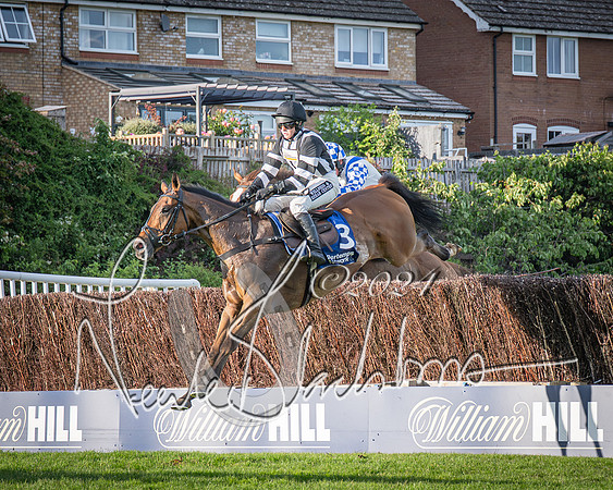 Race 4 - Peretemps Stratford Foxhunters (78 of 168)