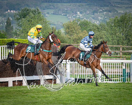 Race 4 - The Jonathan Neesom memorial open Hunter’s steeplechase 3m2f 70y (64 of 167)