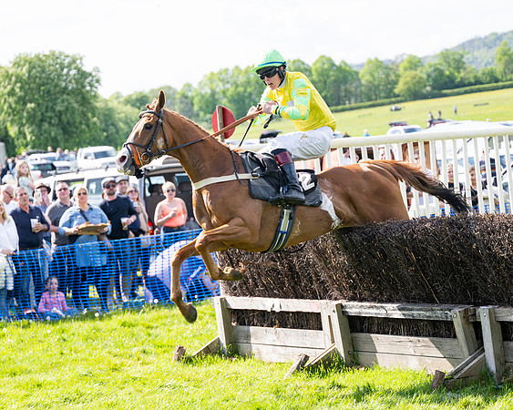 Race 4 -  2M4F Conditions  (79 of 102)