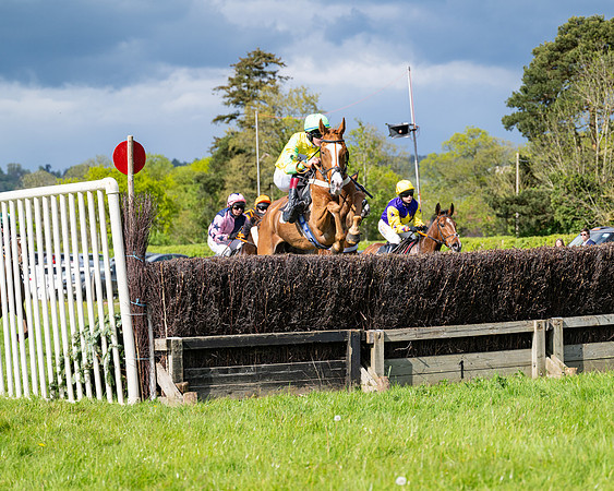 Race 4 -  2M4F Conditions  (37 of 102)