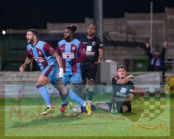 Chesham Utd 3 v 1 Chippenham Town (276 of 416)