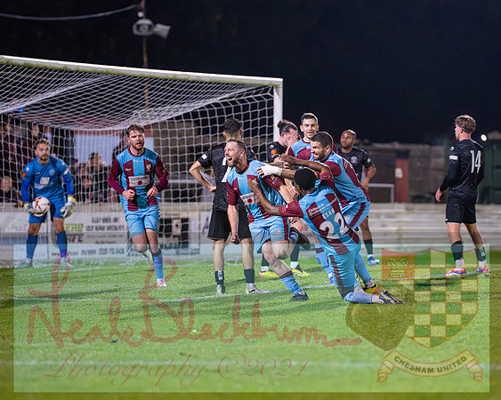 Chesham Utd 3 v 1 Chippenham Town (327 of 416)