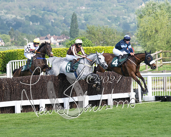 Race 1 - The Bottle Green Open Hunters steeplechase 2m62y (28 of 93)