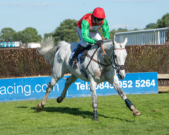 Race 1 - PPSA Open Hunter chase (60 of 78)
