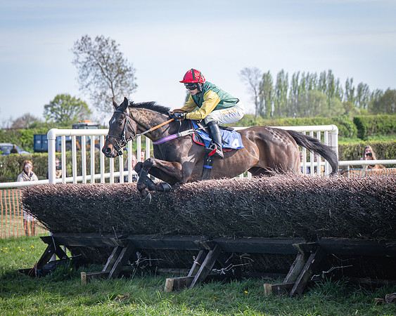 Race 6 - The Fantham family Kimblewick Berks and Bucks Oakley Hunt members and subscribers race (11 of 64)