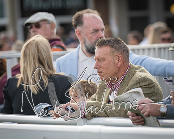 Race 3 - The pointtopoint.co.uk champion novices’ Hunter Chase (5 of 140)